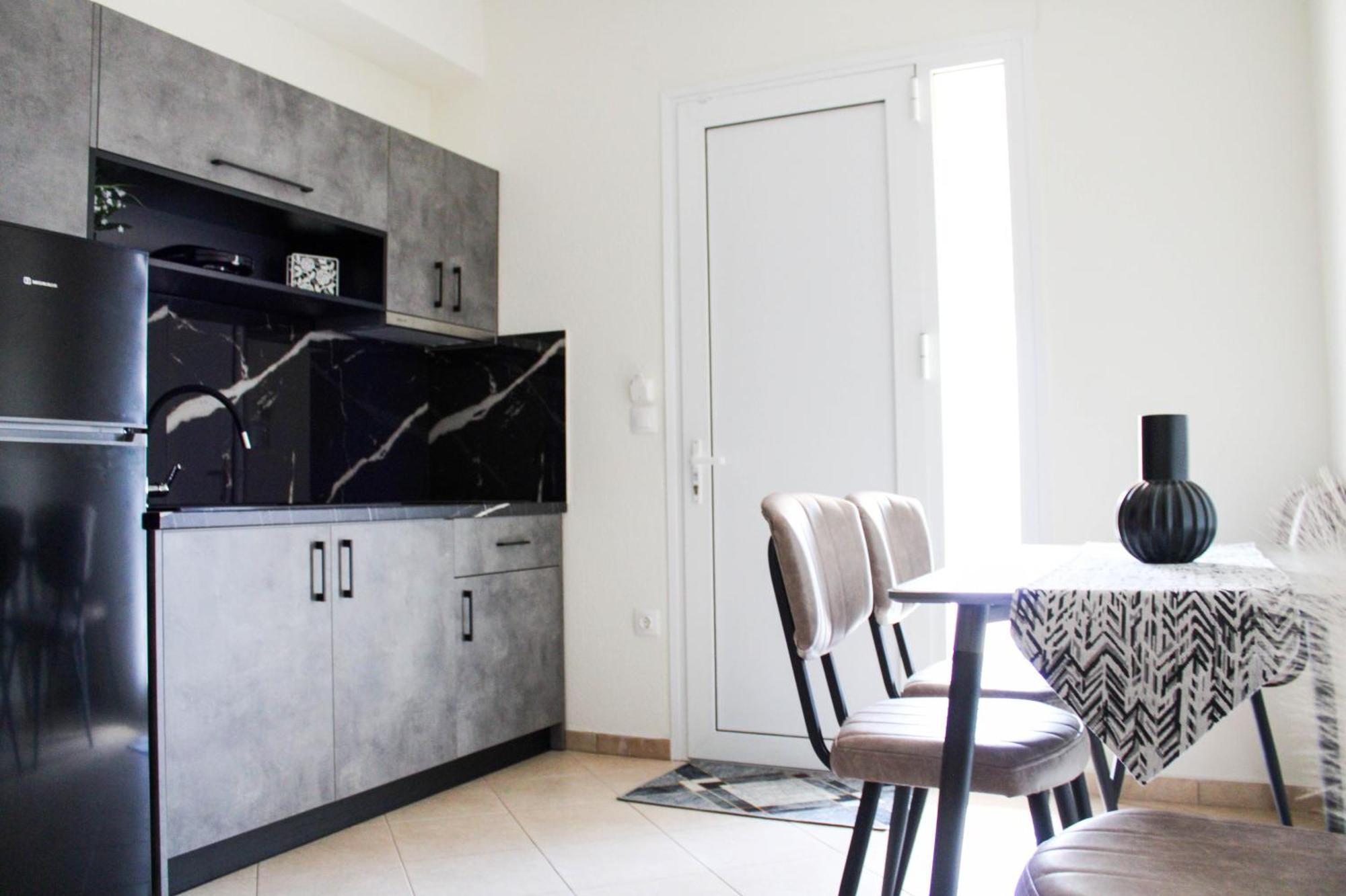Comfy Apartments Никити Екстериор снимка